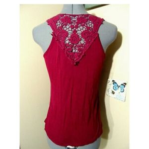 RUE21 Crochet back Tank Top M Burgundy Scoop neck Pocket t-shirt